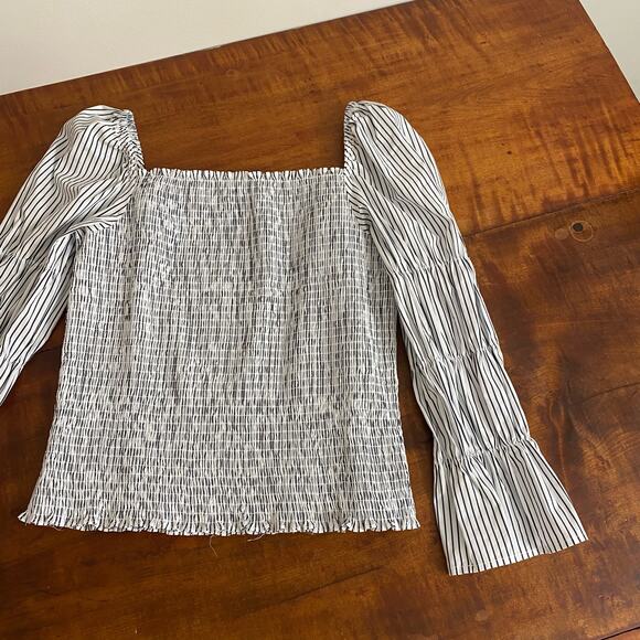 Venus Striped Blouse size Large Shirred Long Sleeve Grey White - Picture 9 of 10